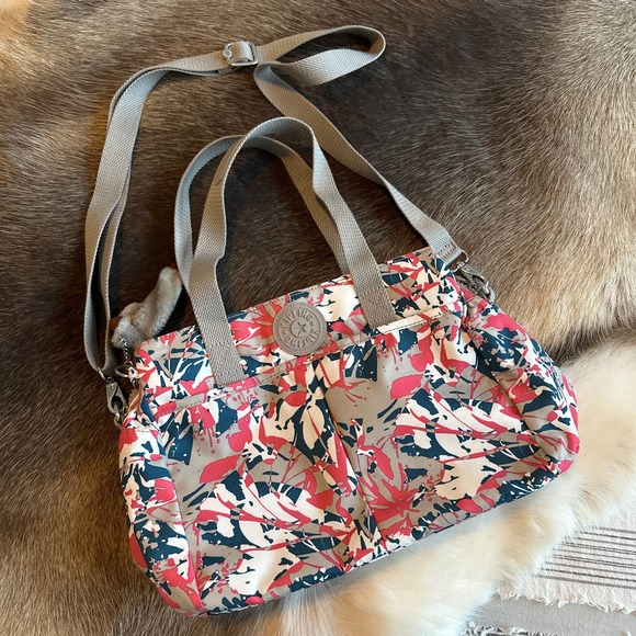 Kipling Handbags - NWOT Kipling Kenzie Handbag Shoulder Purse - Style KI0739